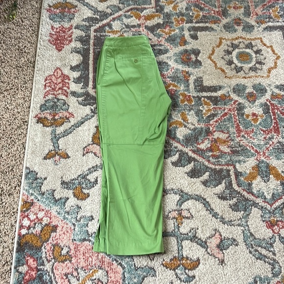 Green capris pants size small - Picture 4 of 5